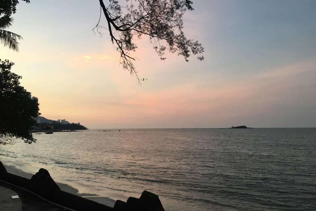 New Seaview Cozy Modern Beach House Tanjung Bungah  Dış mekan fotoğraf